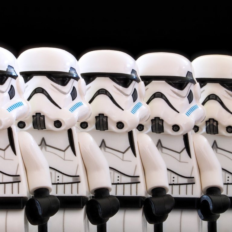 stormtrooper-2899993_1920